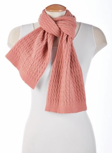 Picture of CLW SCARF - CABLE KNIT - PINK 46X8 GC2515PK